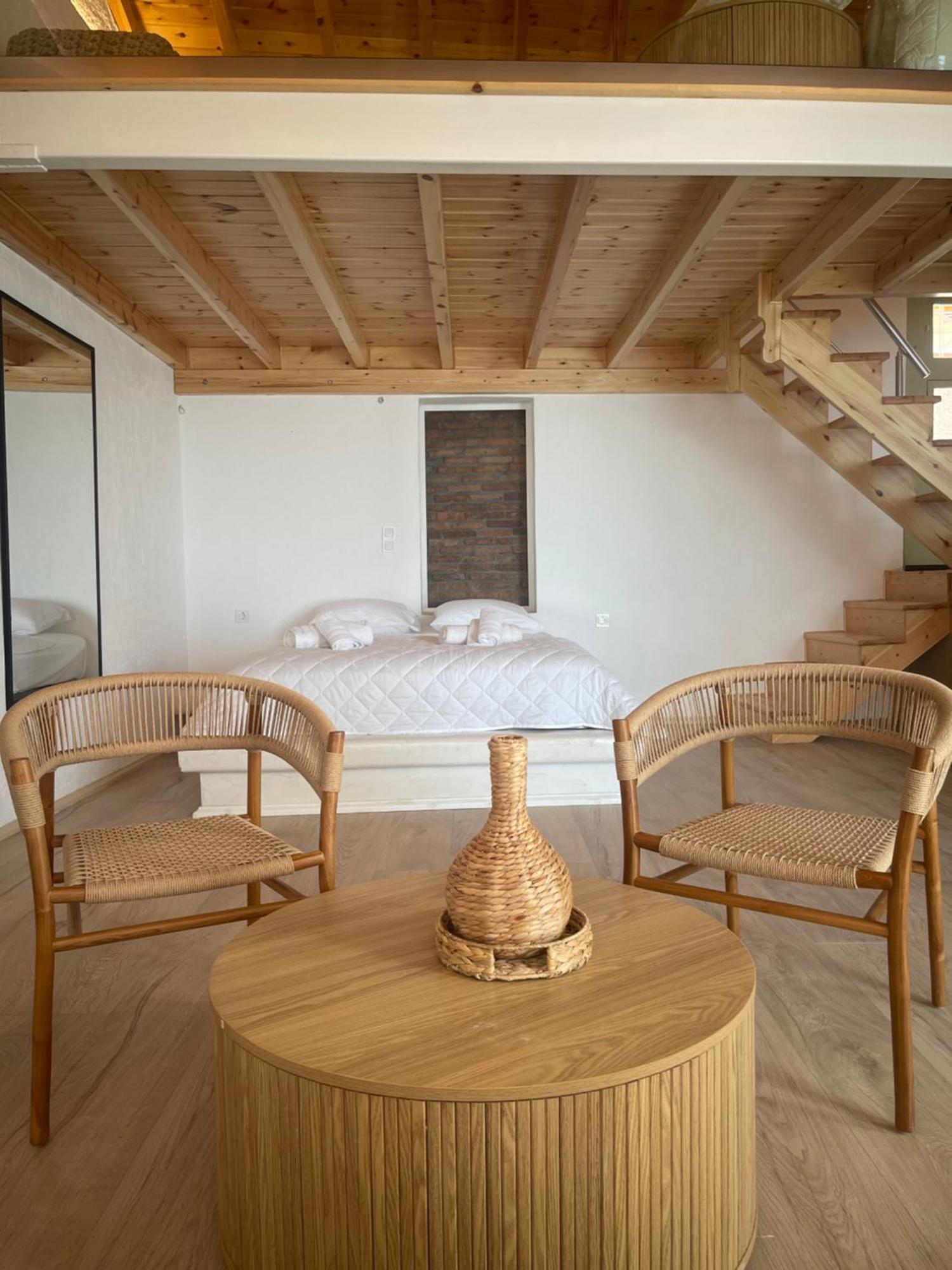 Michalelis Loft & Cave *